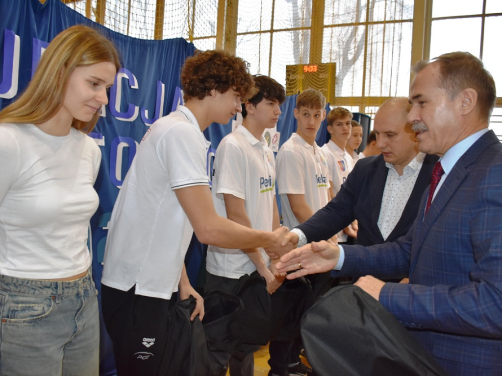 Inauguracja Roku Sportowego w Zespole Szkół Ogólnokształcących Mistrzostwa Sportowego. Z uczniami spotkała się wspaniała lekkoatletka Angelika Cichocka