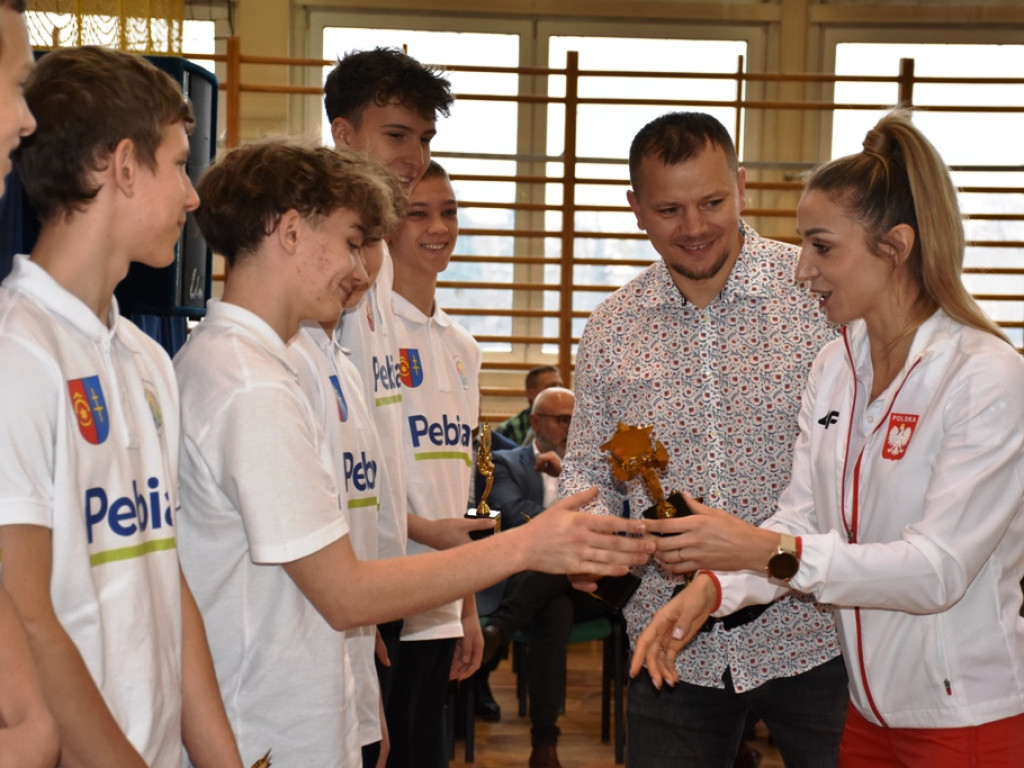 Inauguracja Roku Sportowego w Zespole Szkół Ogólnokształcących Mistrzostwa Sportowego. Z uczniami spotkała się wspaniała lekkoatletka Angelika Cichocka