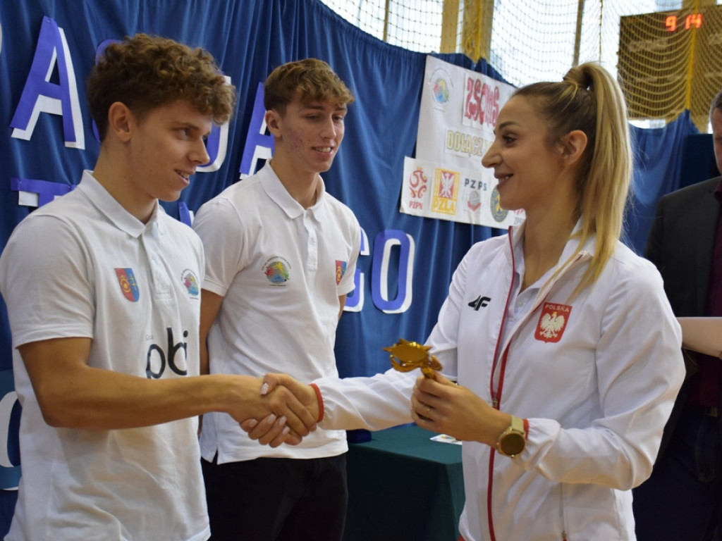 Inauguracja Roku Sportowego w Zespole Szkół Ogólnokształcących Mistrzostwa Sportowego. Z uczniami spotkała się wspaniała lekkoatletka Angelika Cichocka