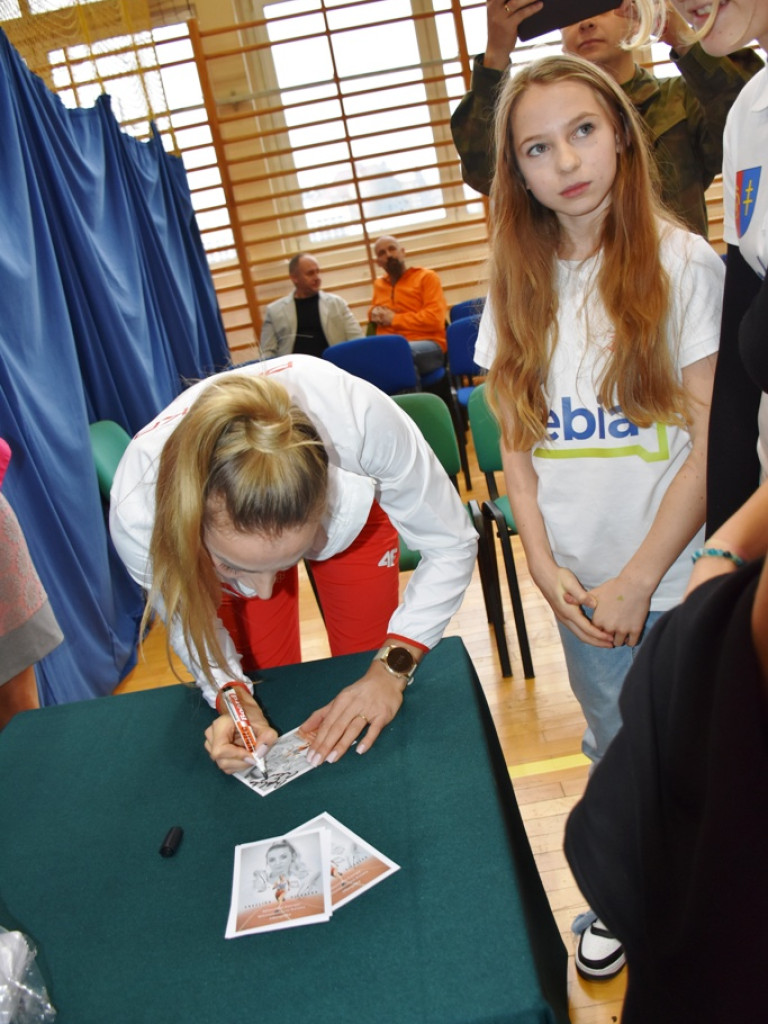 Inauguracja Roku Sportowego w Zespole Szkół Ogólnokształcących Mistrzostwa Sportowego. Z uczniami spotkała się wspaniała lekkoatletka Angelika Cichocka