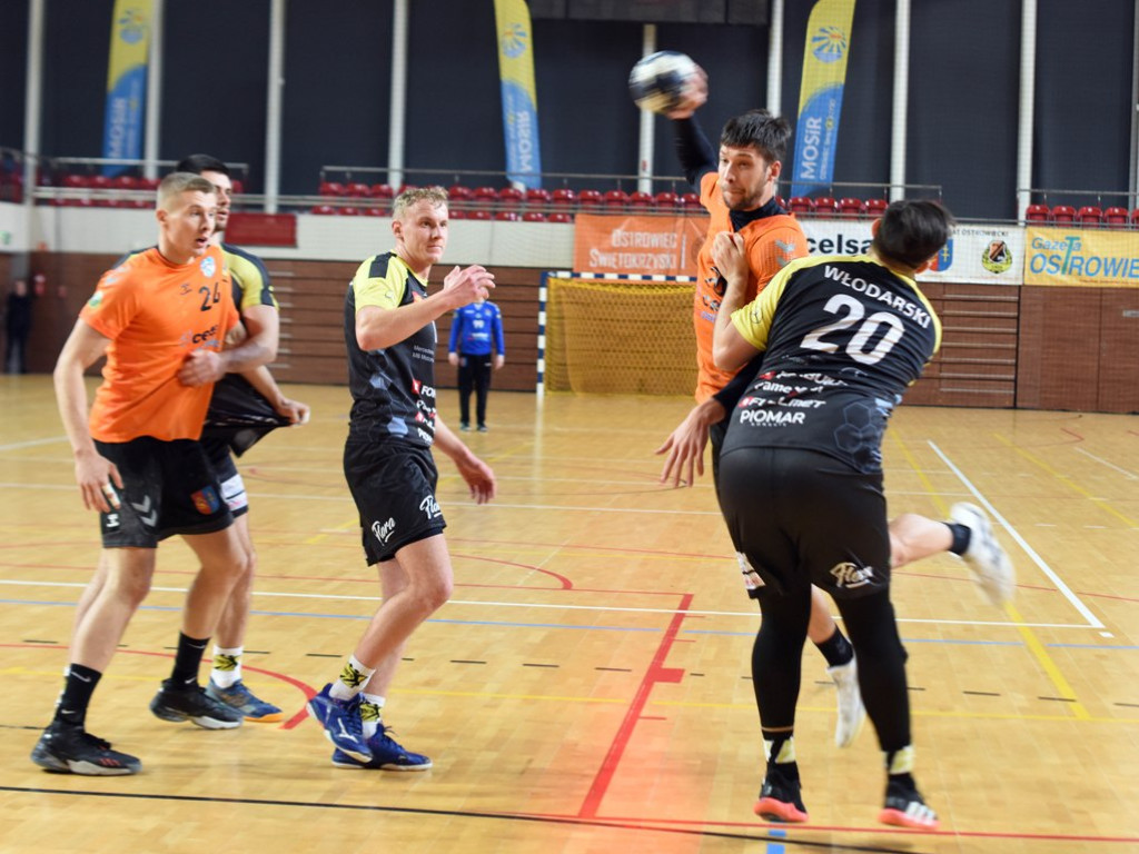 I liga piłki ręcznej mężczyzn. Grupa D. *KSZO Ostrowiec Świętokrzyski - KSSPR Końskie 29:31