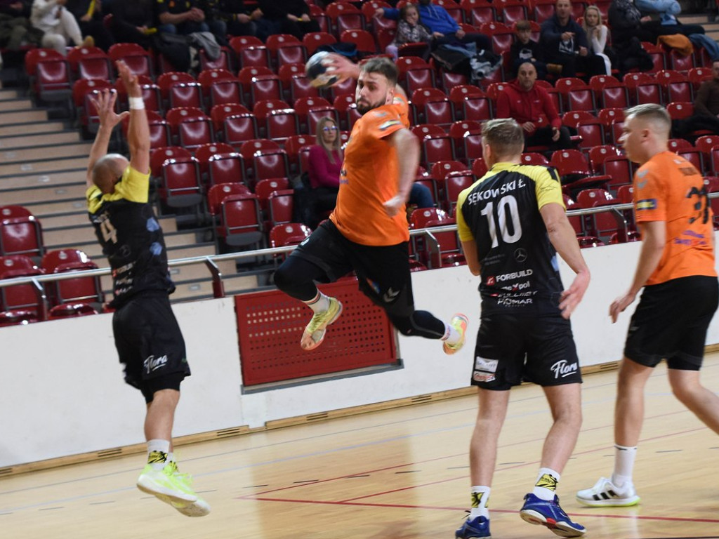 I liga piłki ręcznej mężczyzn. Grupa D. *KSZO Ostrowiec Świętokrzyski - KSSPR Końskie 29:31