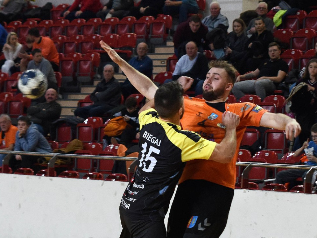 I liga piłki ręcznej mężczyzn. Grupa D. *KSZO Ostrowiec Świętokrzyski - KSSPR Końskie 29:31