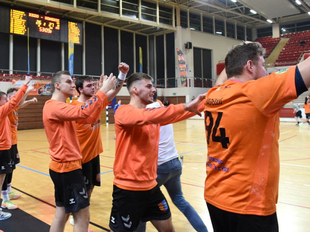 I liga piłki ręcznej mężczyzn. Grupa D. *KSZO Ostrowiec Świętokrzyski - KSSPR Końskie 29:31