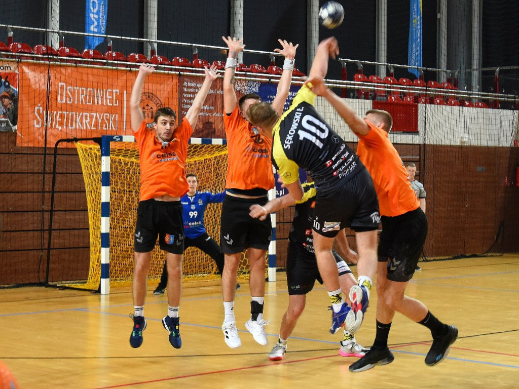 I liga piłki ręcznej mężczyzn. Grupa D. *KSZO Ostrowiec Świętokrzyski - KSSPR Końskie 29:31