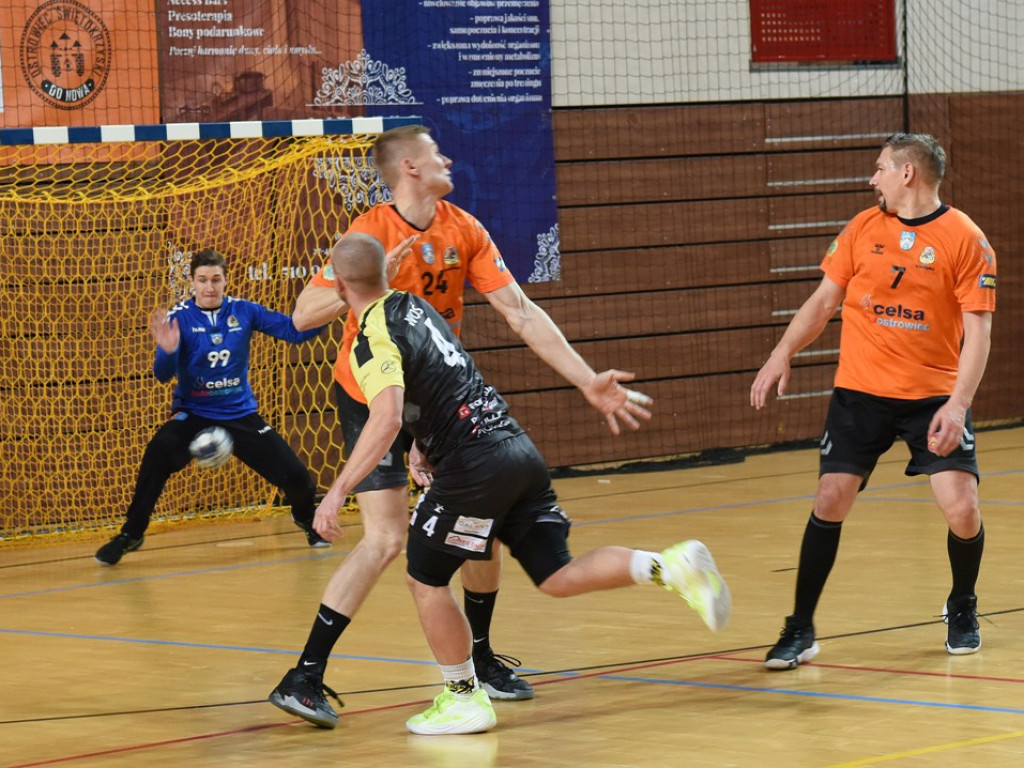 I liga piłki ręcznej mężczyzn. Grupa D. *KSZO Ostrowiec Świętokrzyski - KSSPR Końskie 29:31