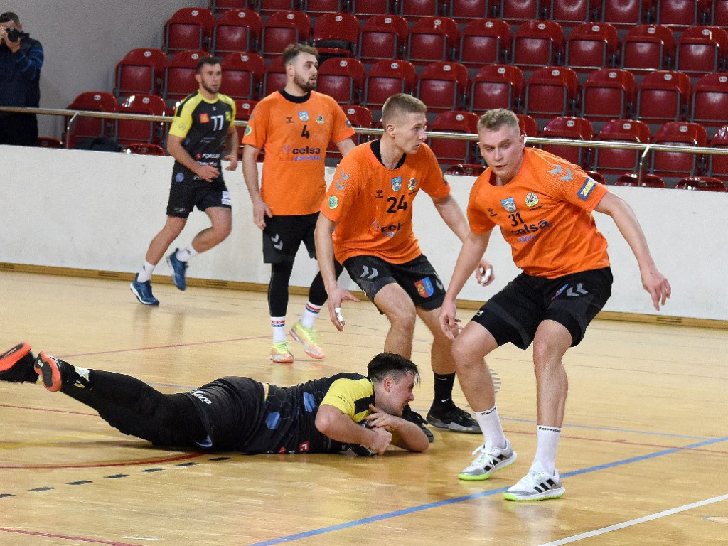 I liga piłki ręcznej mężczyzn. Grupa D. *KSZO Ostrowiec Świętokrzyski - KSSPR Końskie 29:31