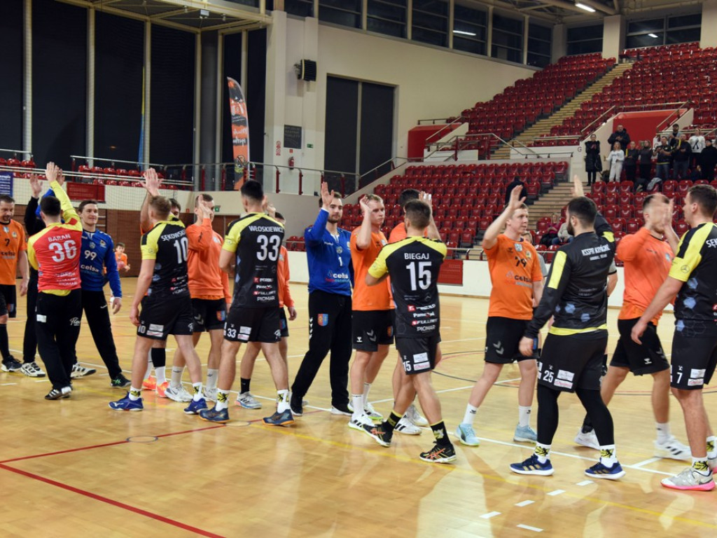 I liga piłki ręcznej mężczyzn. Grupa D. *KSZO Ostrowiec Świętokrzyski - KSSPR Końskie 29:31