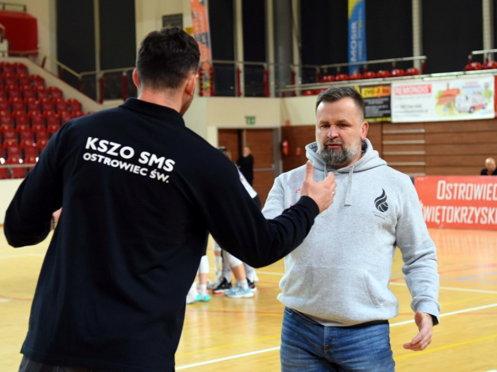 II liga siatkówki kobiet. Grupa IV. *KSZO SMS Ostrowiec Świętokrzyski - Maraton Krzeszowice 3:0