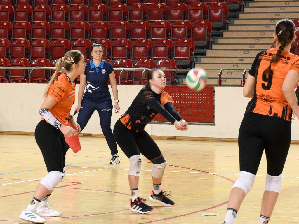 II liga siatkówki kobiet. Grupa IV. *KSZO SMS Ostrowiec Świętokrzyski - Maraton Krzeszowice 3:0