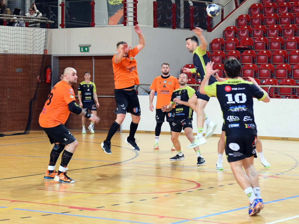 I liga piłki ręcznej mężczyzn. Grupa D. *KSZO Ostrowiec Świętokrzyski - Viret CMC Zawiercie 39:41