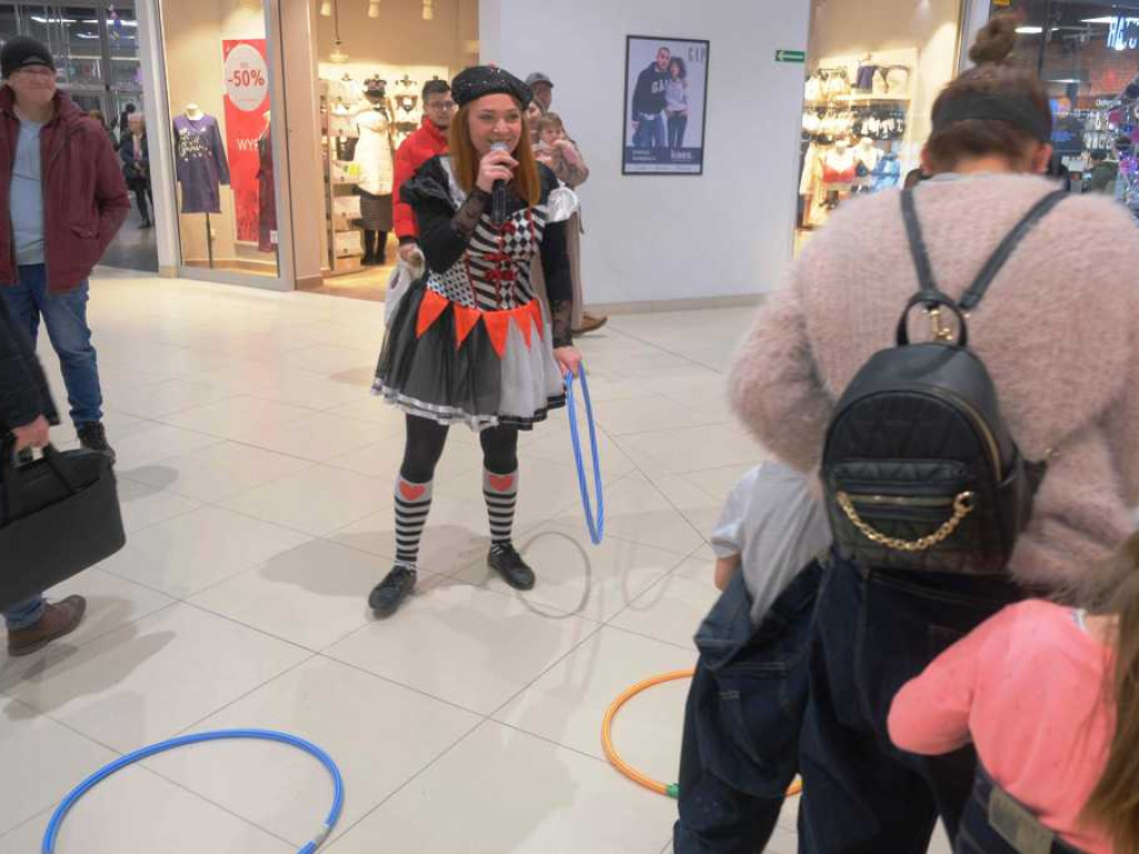Zakupy i bal w Galerii Ostrowiec (zdjęcia)