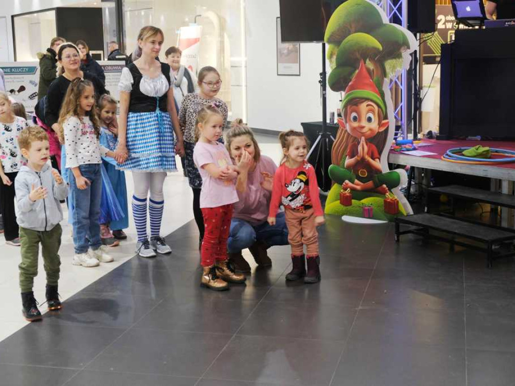 Zakupy i bal w Galerii Ostrowiec (zdjęcia)