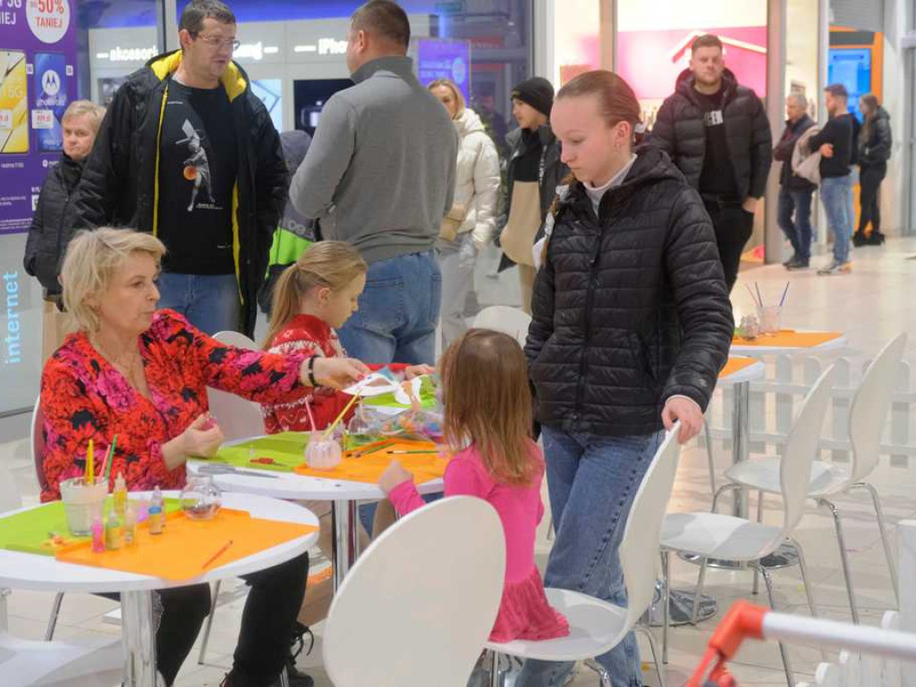 Zakupy i bal w Galerii Ostrowiec (zdjęcia)