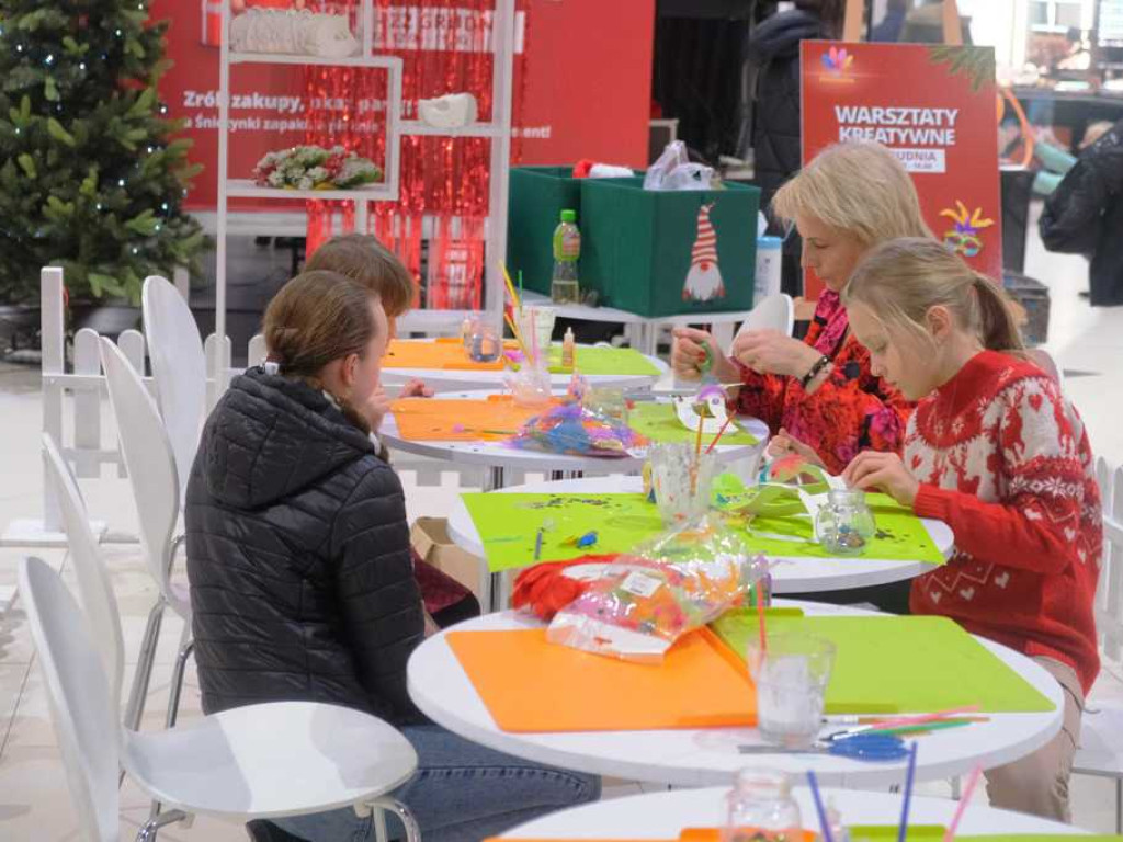 Zakupy i bal w Galerii Ostrowiec (zdjęcia)
