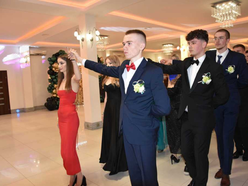 Studniówka w Zespole Szkół nr 2 w Ostrowcu Świętokrzyskim