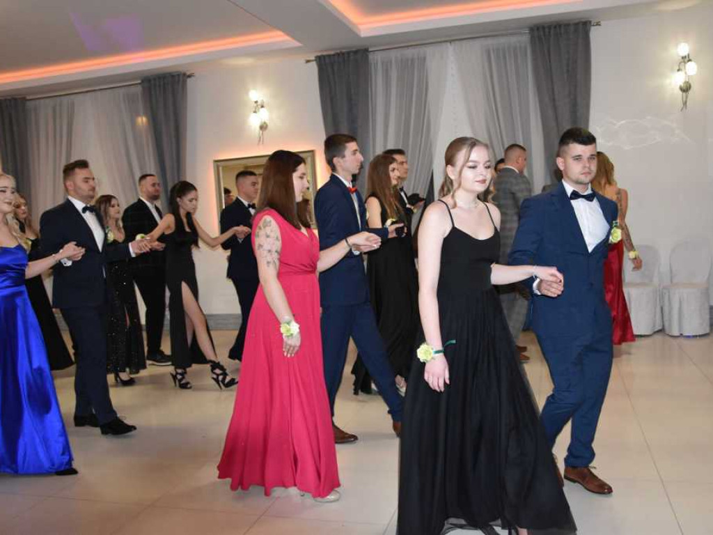 Studniówka w Zespole Szkół nr 2 w Ostrowcu Świętokrzyskim