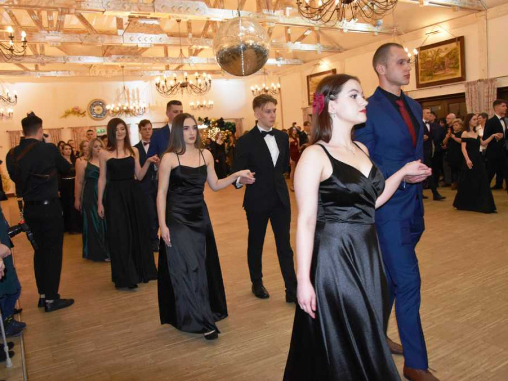Studniówka w Liceum Ogólnokształcącym Nr II im. Joachima Chreptowicza w Ostrowcu Świętokrzyskim