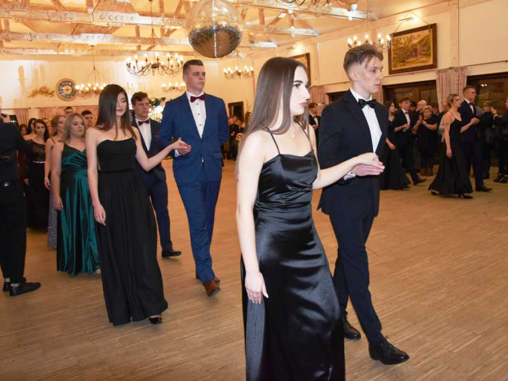 Studniówka w Liceum Ogólnokształcącym Nr II im. Joachima Chreptowicza w Ostrowcu Świętokrzyskim