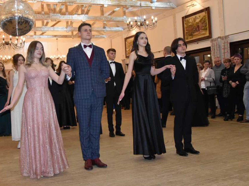 Studniówka w Liceum Ogólnokształcącym Nr II im. Joachima Chreptowicza w Ostrowcu Świętokrzyskim