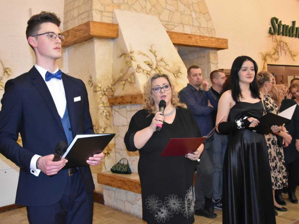 Studniówka w Liceum Ogólnokształcącym Nr II im. Joachima Chreptowicza w Ostrowcu Świętokrzyskim