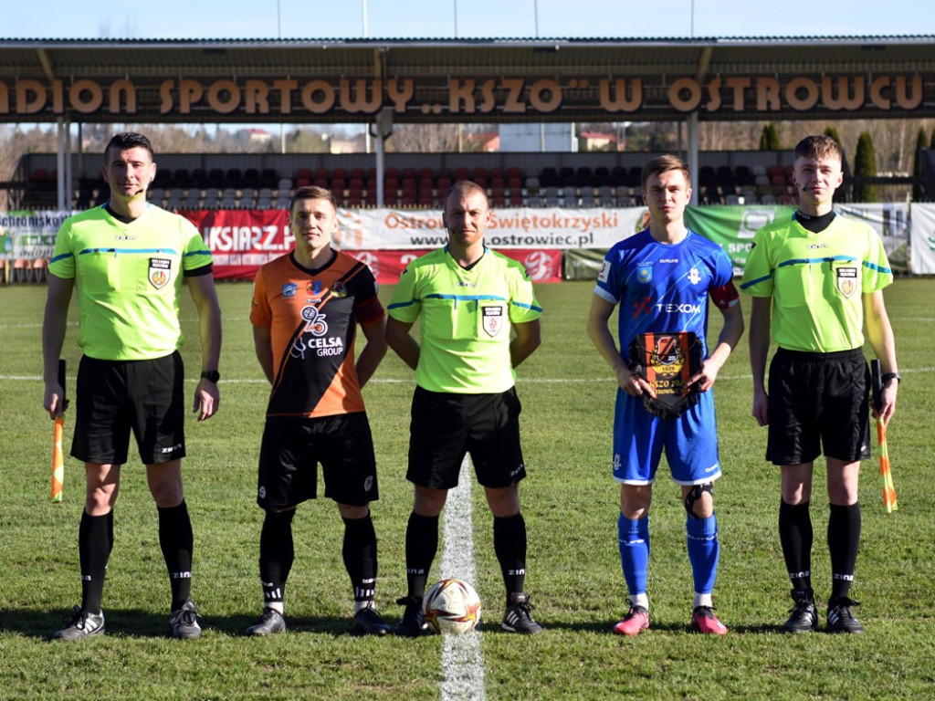 III liga piłkarska. Grupa IV. *KSZO 1929 Ostrowiec Świętokrzyski - Sokół Sieniawa 3:0