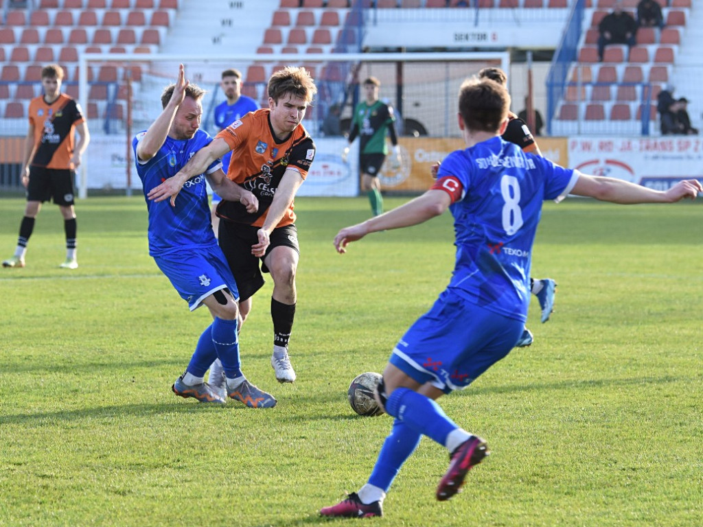 III liga piłkarska. Grupa IV. *KSZO 1929 Ostrowiec Świętokrzyski - Sokół Sieniawa 3:0