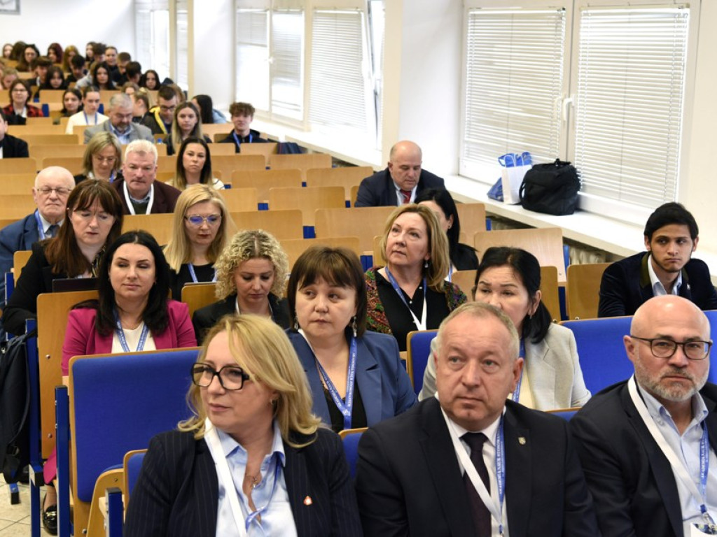 Ostrowiecka Akademia Nauk Stosowanych. Trwa International Week Ostrowiec Świętokrzyski 2024