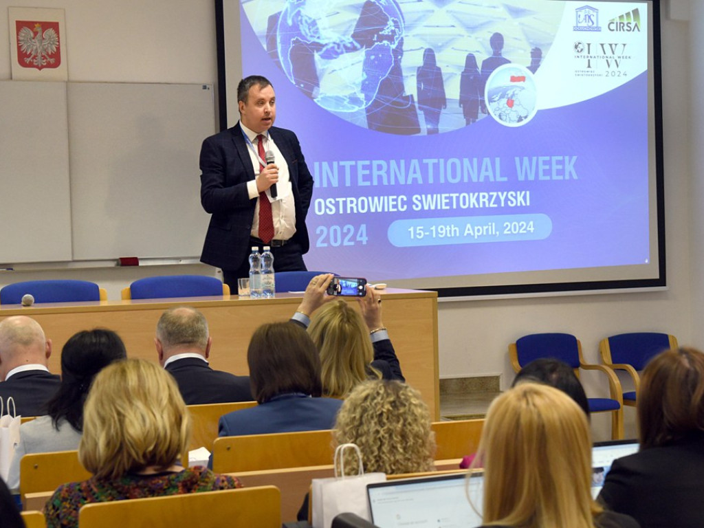 Ostrowiecka Akademia Nauk Stosowanych. Trwa International Week Ostrowiec Świętokrzyski 2024