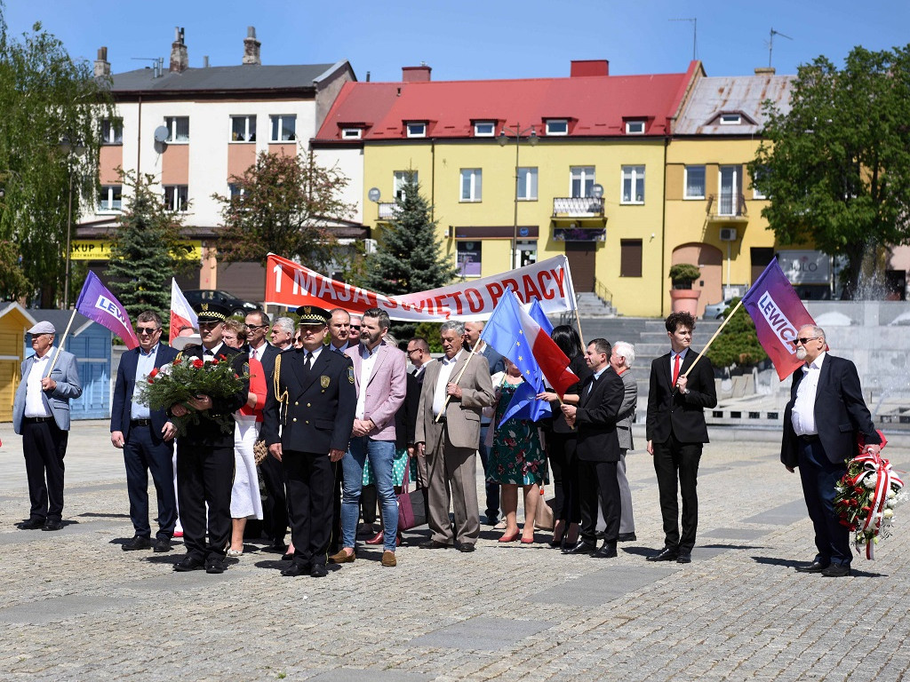 Obchody 1 Maja na ostrowieckim Rynku