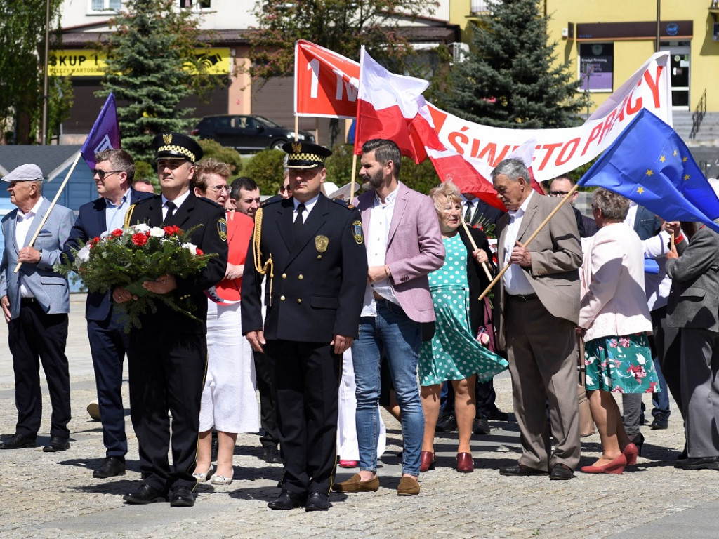 Obchody 1 Maja na ostrowieckim Rynku