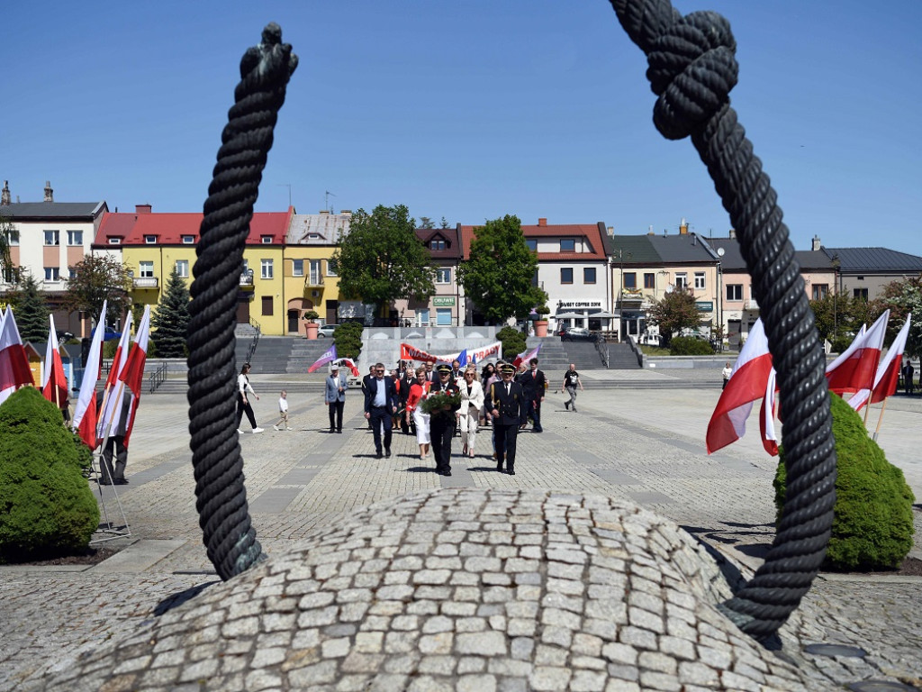 Obchody 1 Maja na ostrowieckim Rynku