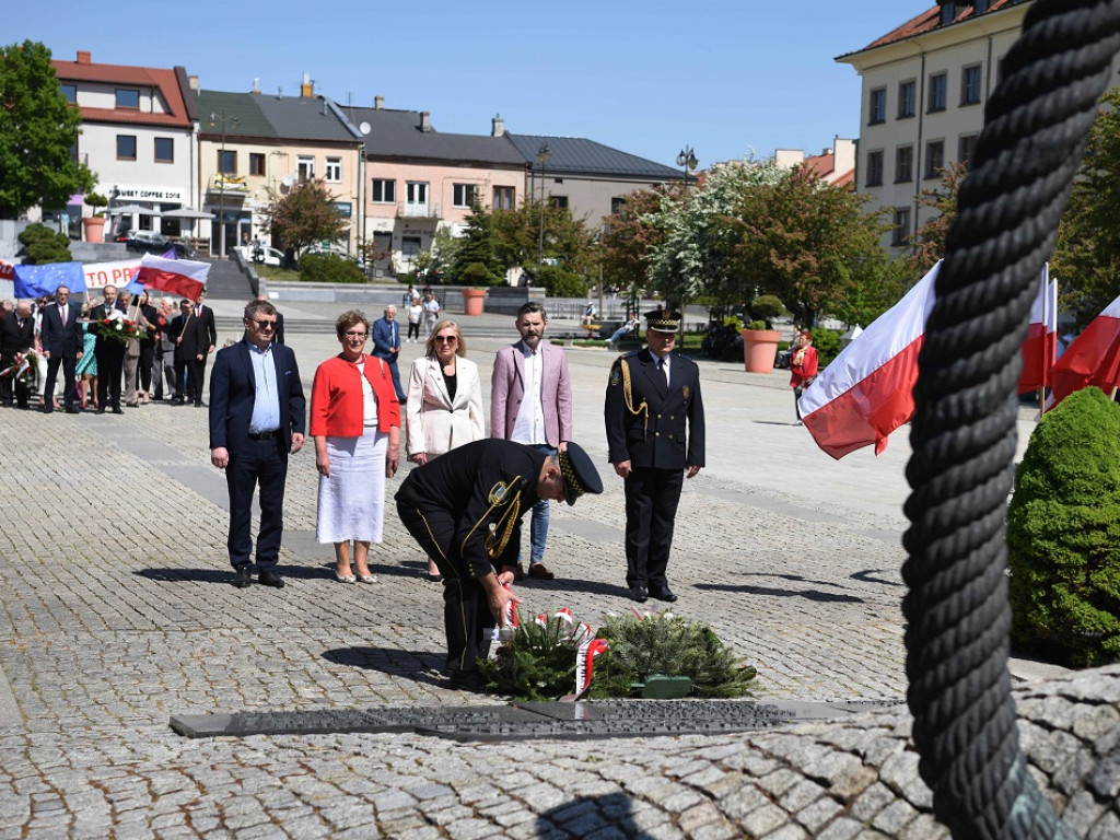 Obchody 1 Maja na ostrowieckim Rynku