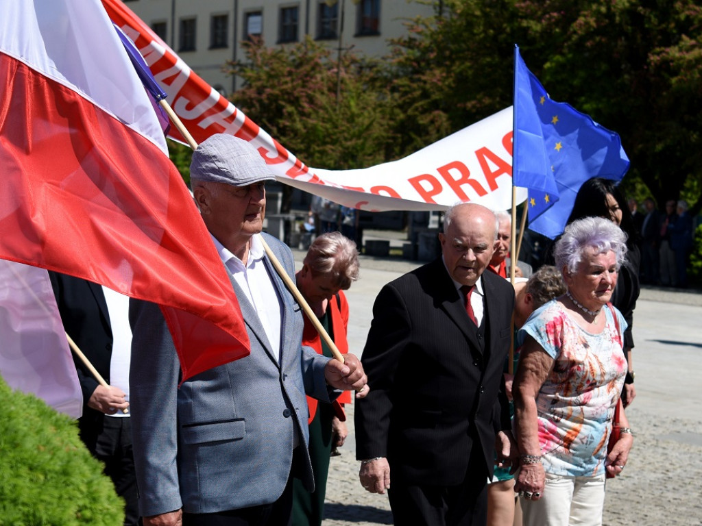 Obchody 1 Maja na ostrowieckim Rynku