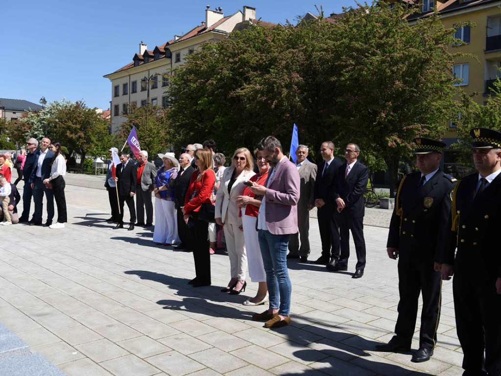 Obchody 1 Maja na ostrowieckim Rynku