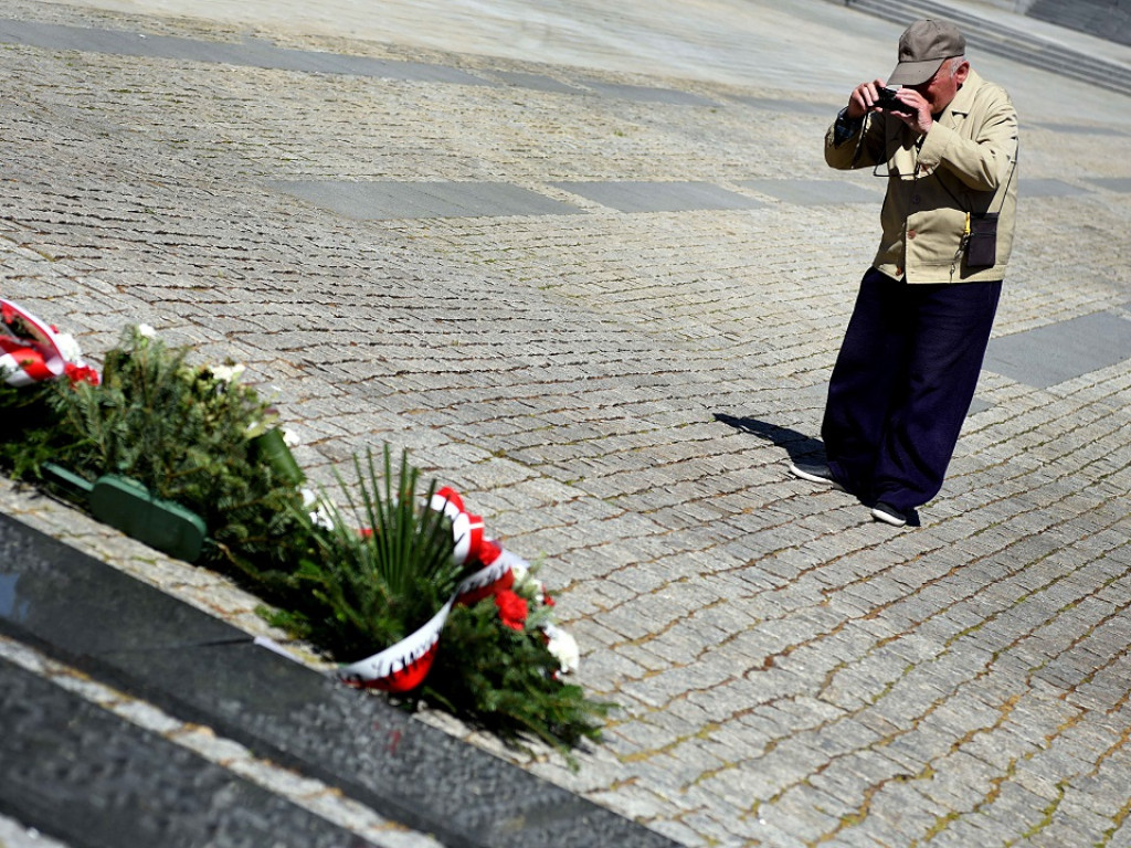 Obchody 1 Maja na ostrowieckim Rynku