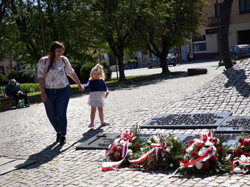 Obchody 1 Maja na ostrowieckim Rynku