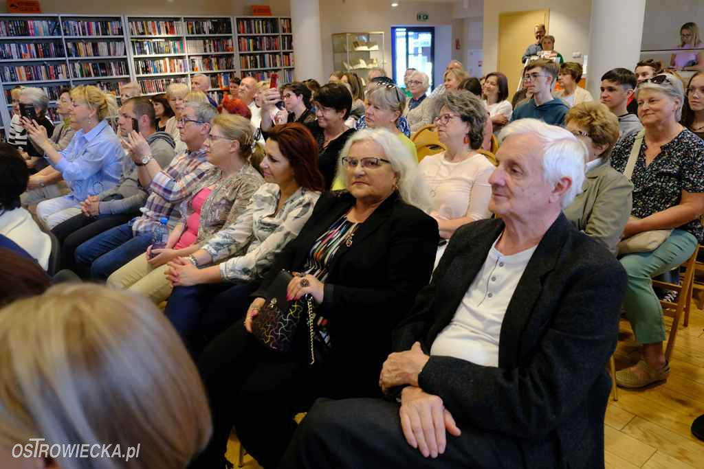 Janusz Leon Wiśniewski w Miejskiej Bibliotece Publicznej