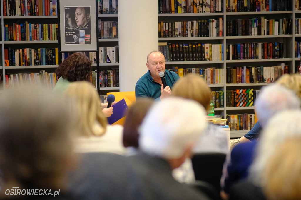 Janusz Leon Wiśniewski w Miejskiej Bibliotece Publicznej