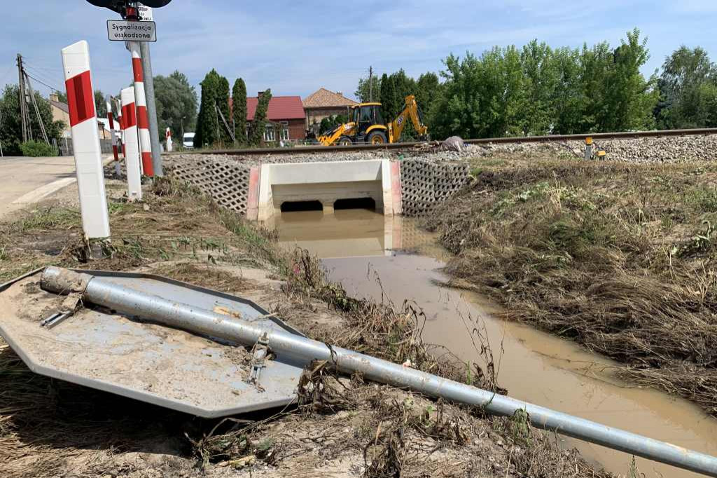 Zniszczenia po ulewie w powiecie ostrowieckim