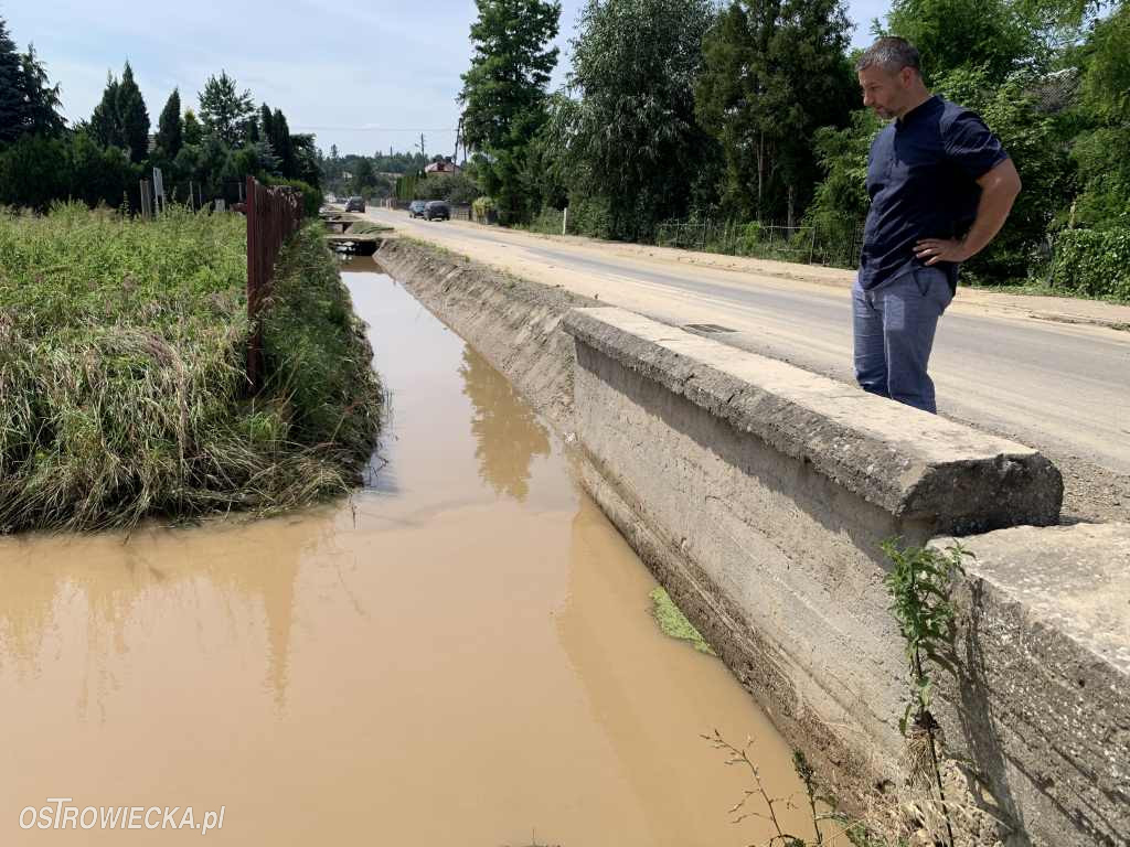 Zniszczenia po ulewie w powiecie ostrowieckim