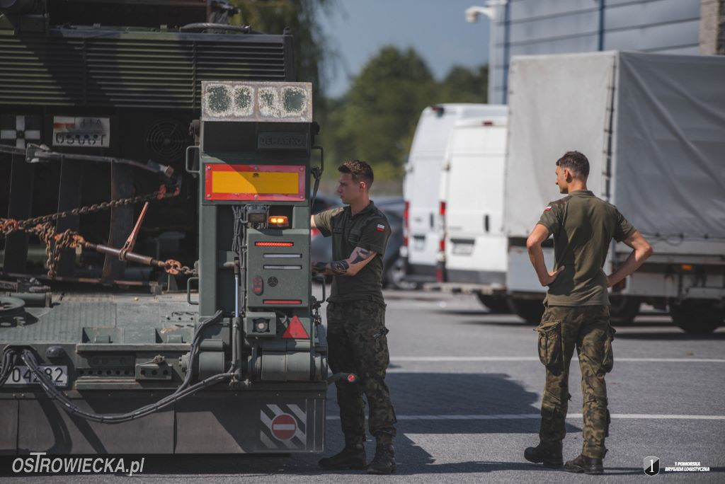  Montaż wystawy Sił Zbrojnych RP na 32. MSPO