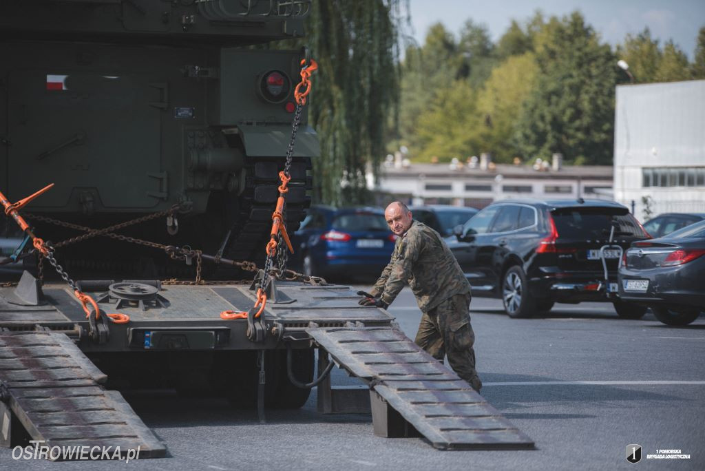  Montaż wystawy Sił Zbrojnych RP na 32. MSPO