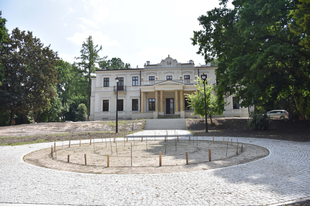 Park Pałacu Wielopolskich w rozkwicie!