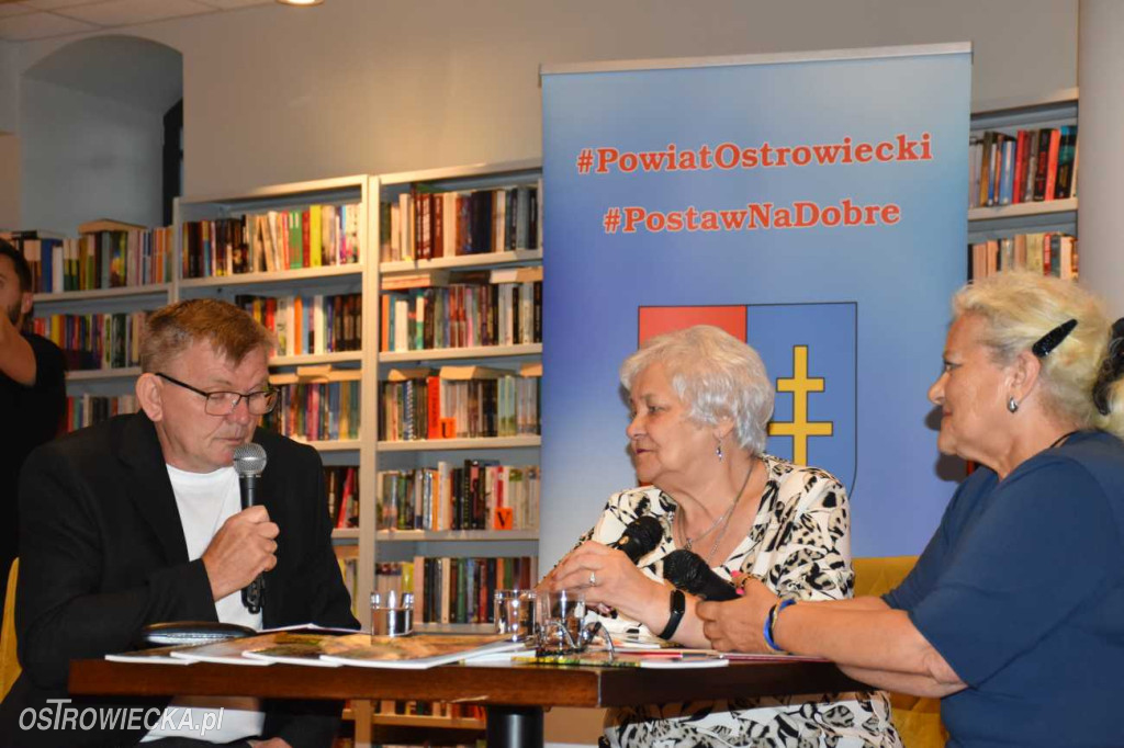 Promocja tomiku poezji Mirosławy Dudy