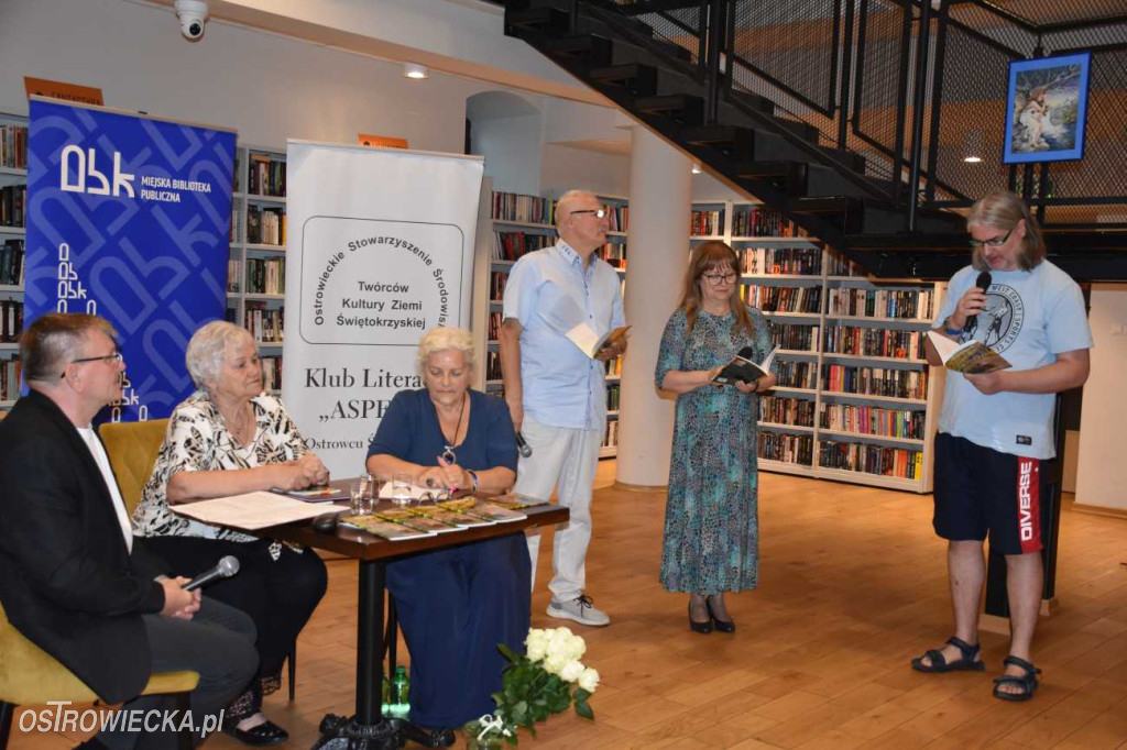 Promocja tomiku poezji Mirosławy Dudy
