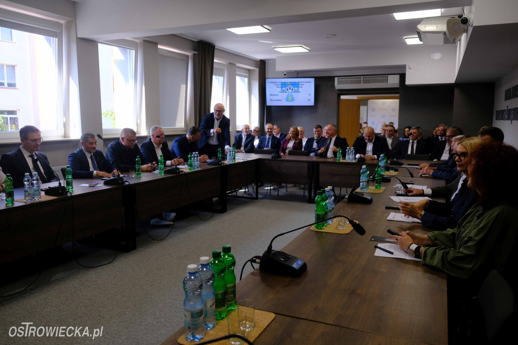 Mirosław Baka- honorowym obywatelem Ostrowca