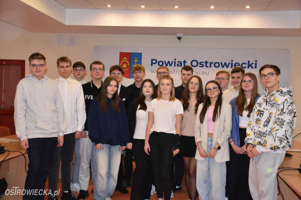 Młodzieżowa Rada Powiatu Ostrowieckiego wybrana