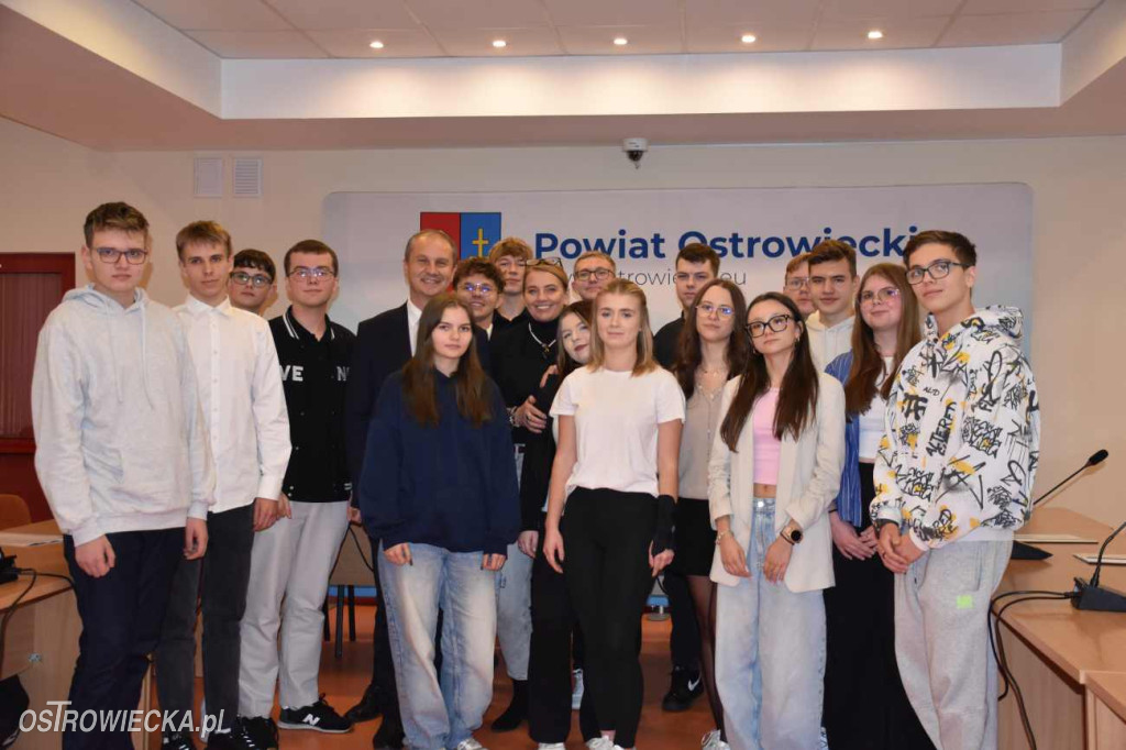 Młodzieżowa Rada Powiatu Ostrowieckiego wybrana