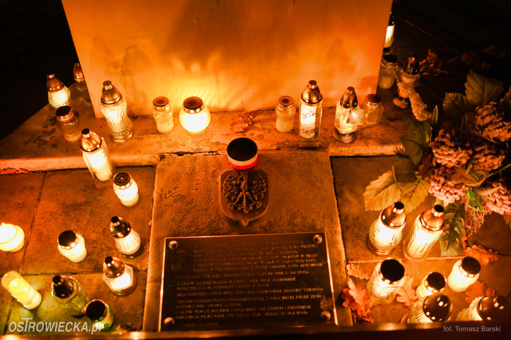 Cmentarz przy ul. Denkowskiej wieczorem